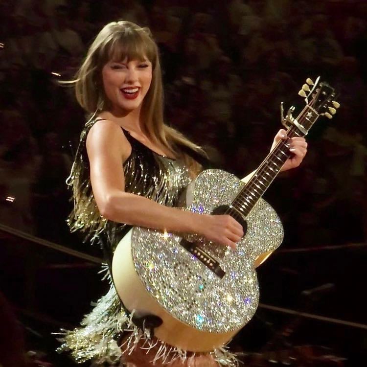 Fearless (Taylor's Version) - Album · Taylor Swift