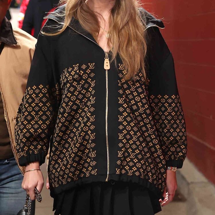 5th - Outfit • Taylor Swift
