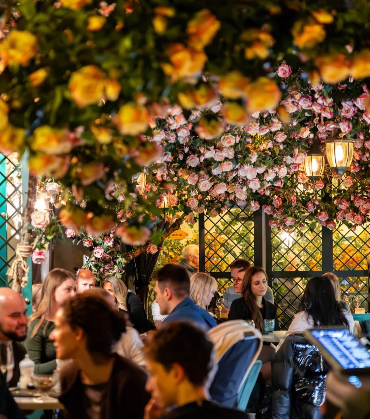 Augustas & Barbora love story café