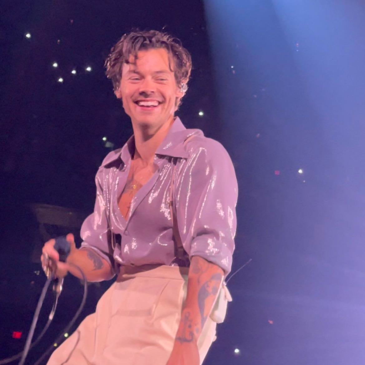 Harry Styles - Harry has such an important place in my heart because I think he has a beautiful and comforting voice and his songs feel like a personal thing for me and thatโs whatโs so special about him. I love his personality and how you can see it in his songs. He has beautiful songs for every mood and heโs such a safe place for me