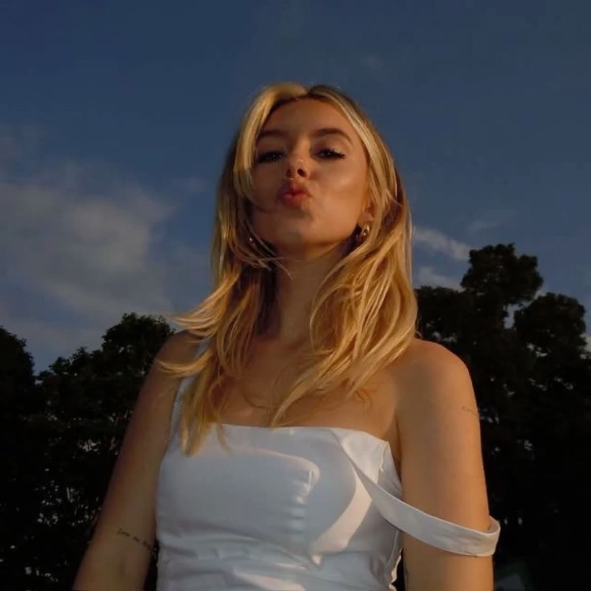 Eileen Alister - Eileen is such a great person. Her Songs are so so good and I hope she gets the attention she deserves. Her songs get every aspect about me and my life and she helped me in so many ways. She is the sweetest person ever and I love her so muchhh
