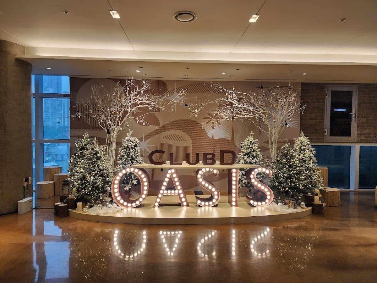 Club D Oasis - Premium Spa + Water Park