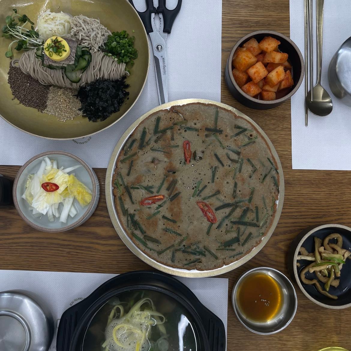 ๋ฉ๋ฐ์๊ณ ํฅ - Galbi tang and soba