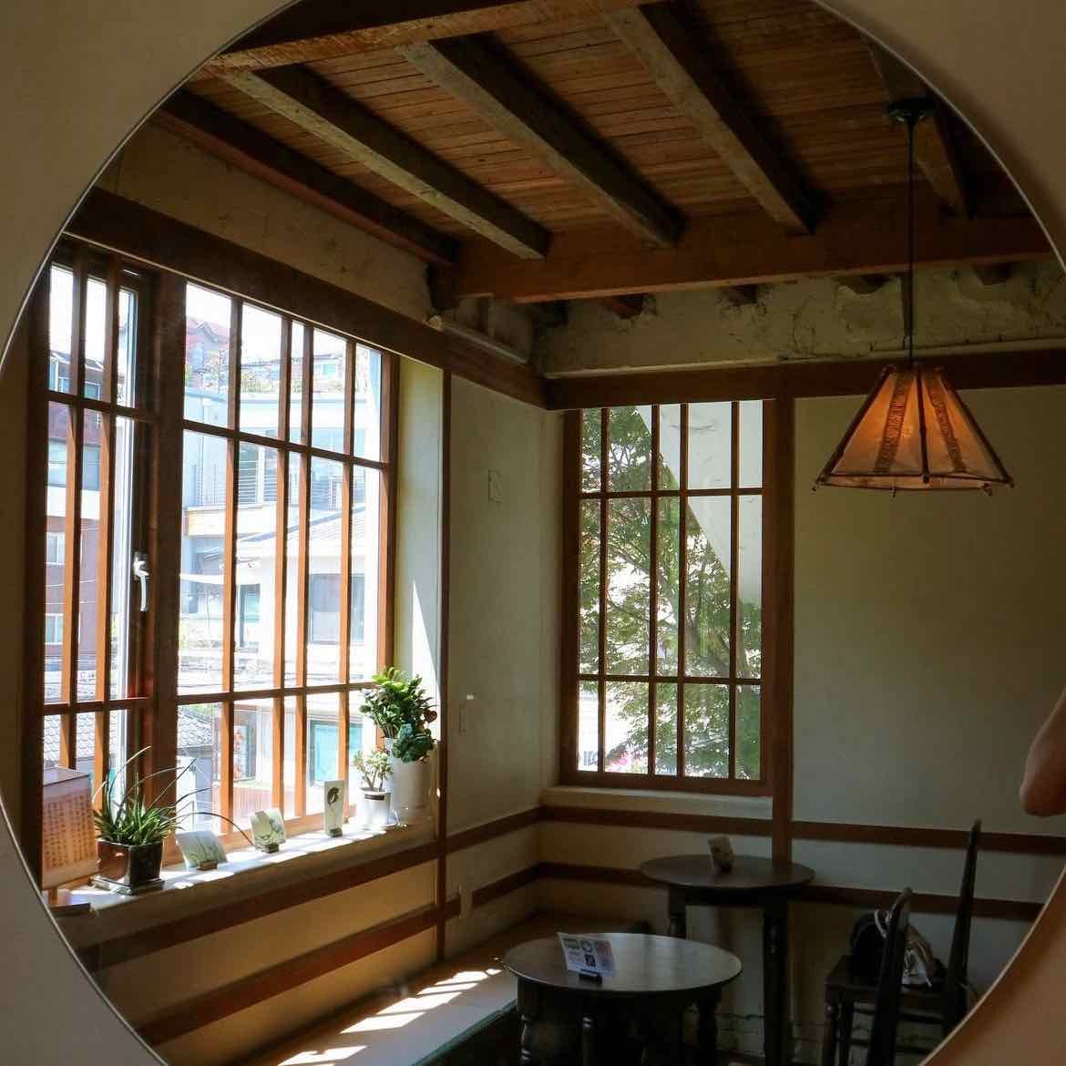 Hido Coffee - Cute interior