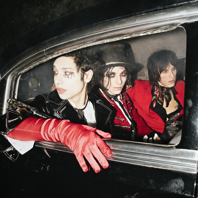 Hang on to Yourself - Song · Palaye Royale