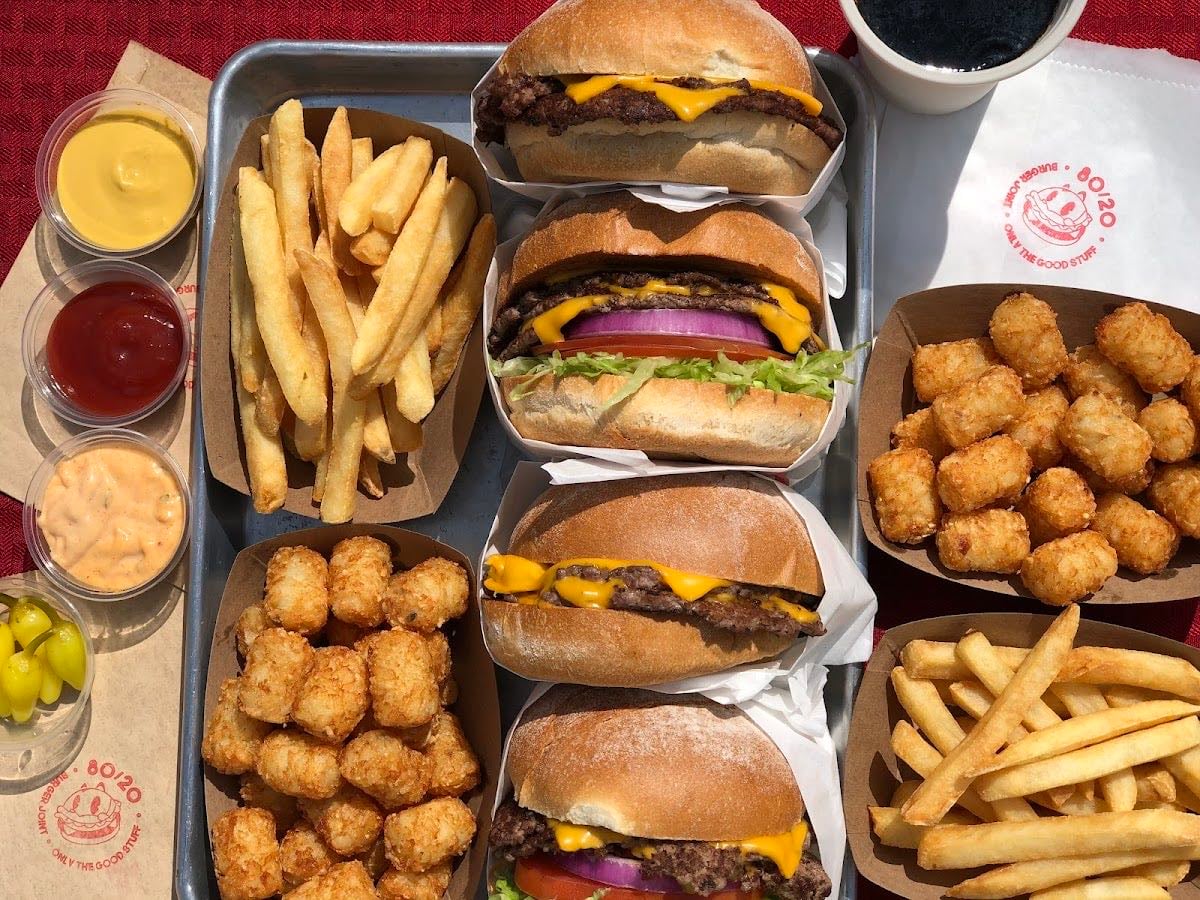 80/20 Burger Joint - Cacho