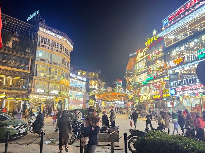Sapa Lake Square