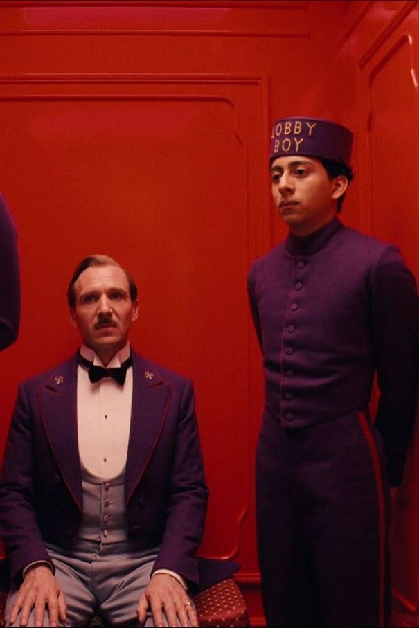 El gran HOTEL BUDAPEST 🏤 Análisis cinematográfico (Color, simetría, planos, aspect ratio y comedia)