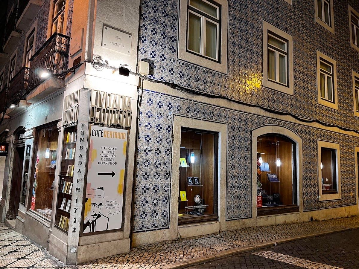 Livraria Bertrand - Chiado - Livraria mais antiga do mundo em funcionamento.