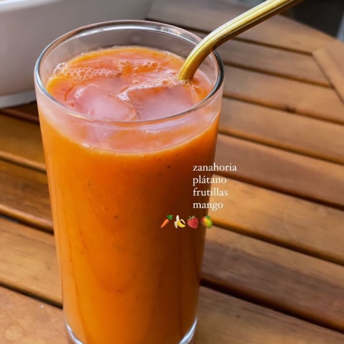 Batido Naranja 🍊 - Ingredientes:
• Naranja
• Zanahoria
• Frutilla
• Mango
• Agua