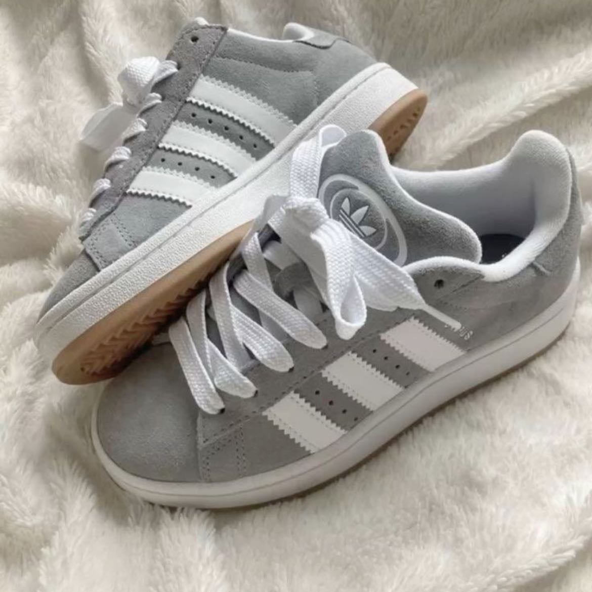 Zapatillas grises