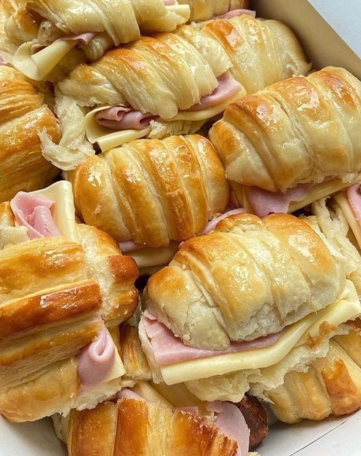 Savoury croissants - Ham and cheese croissant