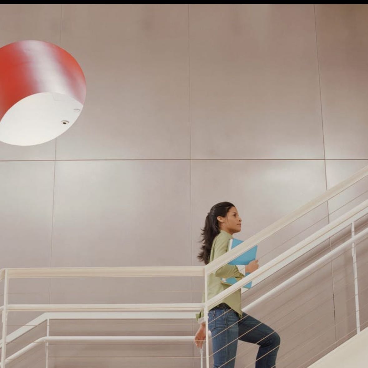 Subir por las escaleras - Aún que sea hasta el tercero