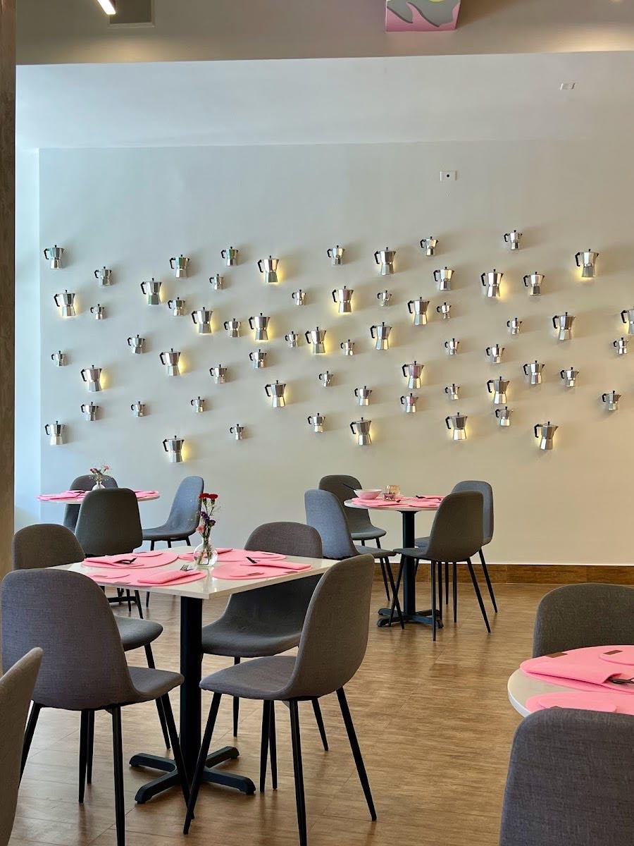 The Love is Sweet Restaurant - 🥐🥯🧇