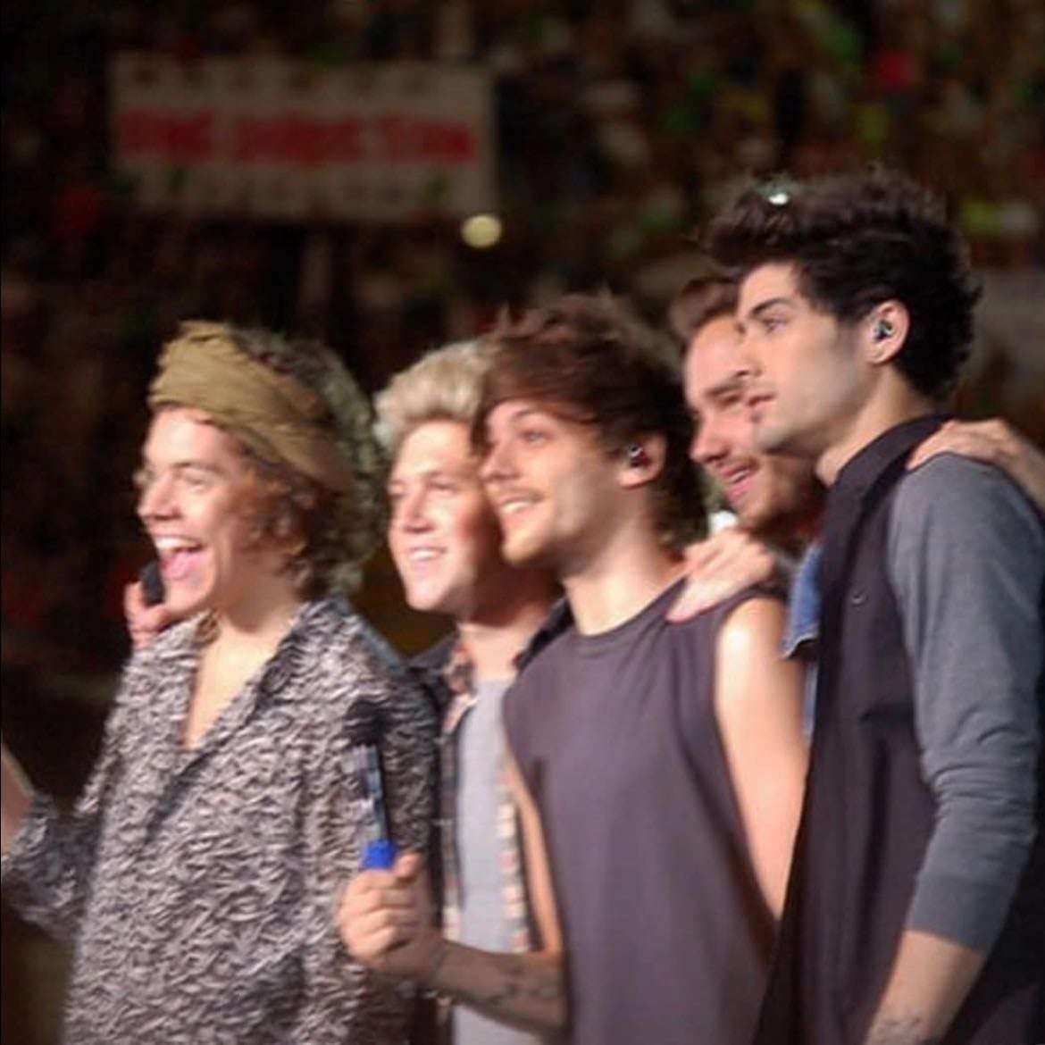 one direction💕 - there’s sm i could say but im gonna keep it short. one direction has saved me time and time again and i’m so so thankful for them. it doesn’t matter if they are together or not i will always support them. i love them smm🤍🤍