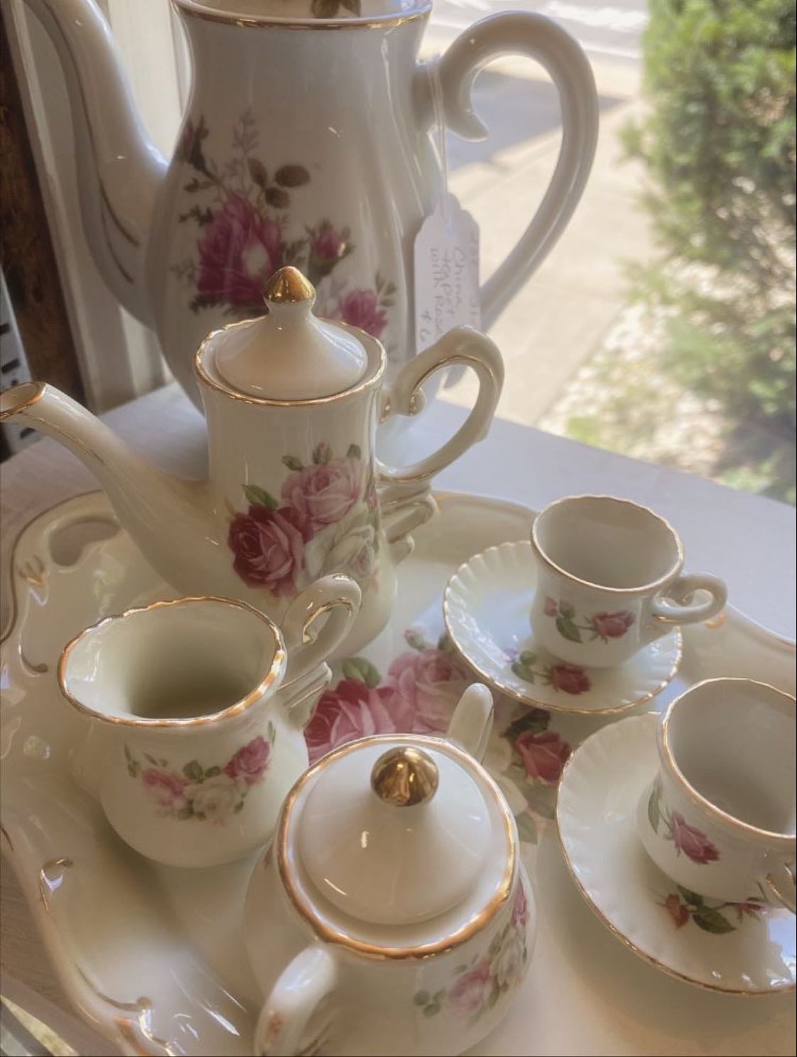 chairty/ vintage/ antique shops