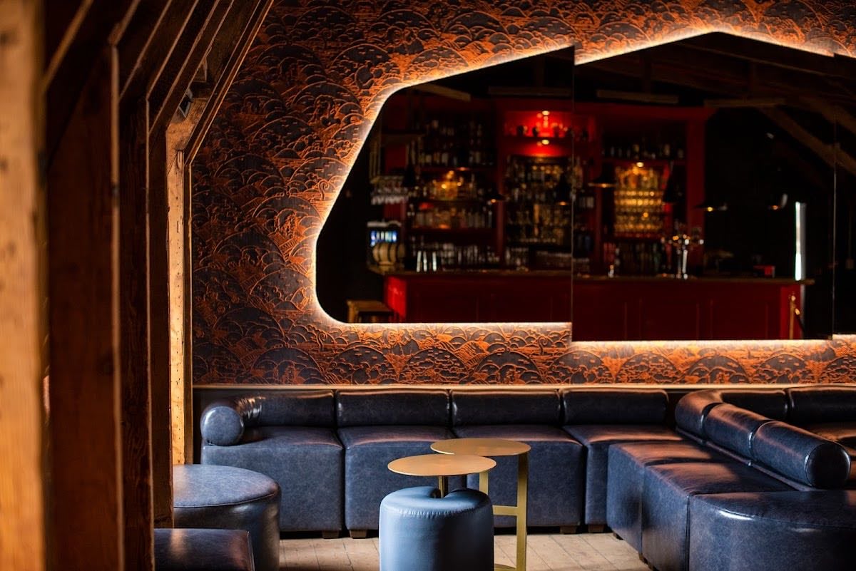Tjing Tjing House (Rooftop Bar, Torii Restaurant, Momiji Restaurant & Lounge)