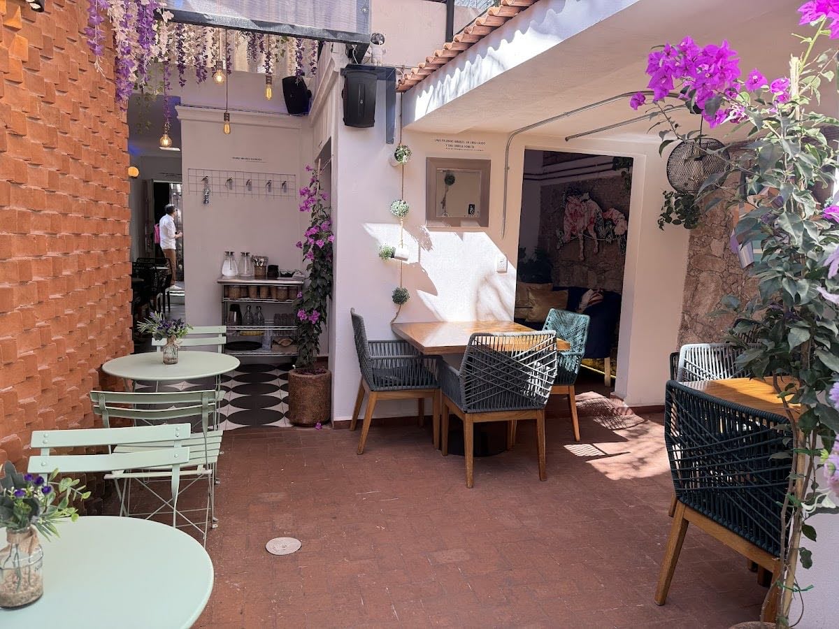 Little Things Café