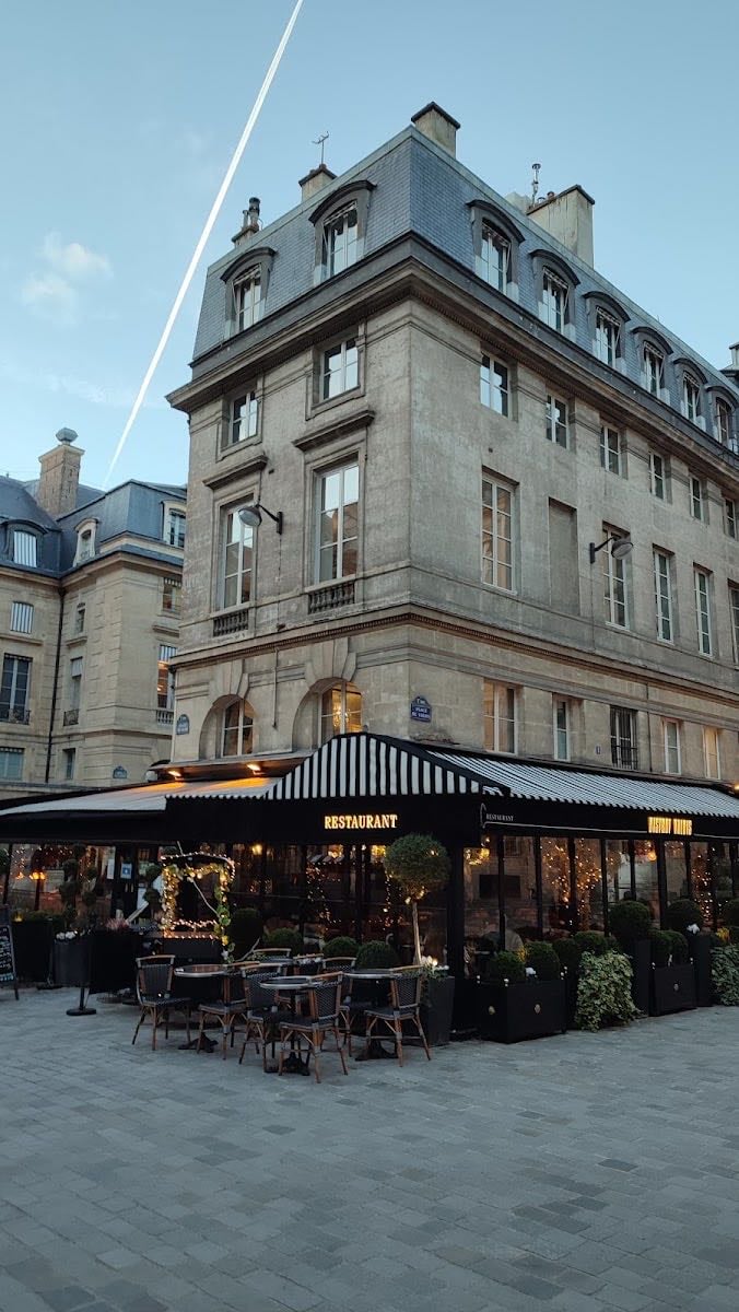 Place de Valois