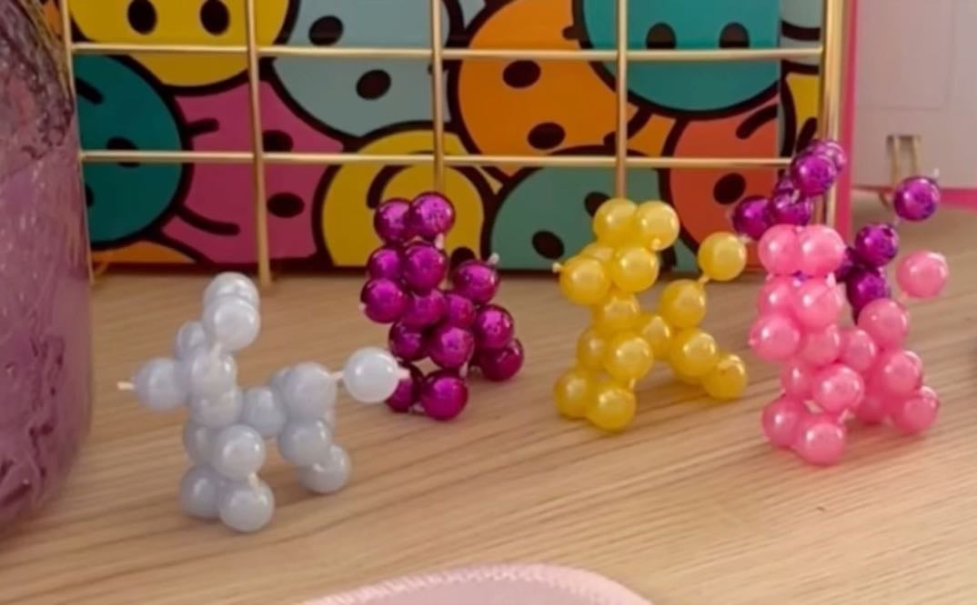 beaded balloon dog