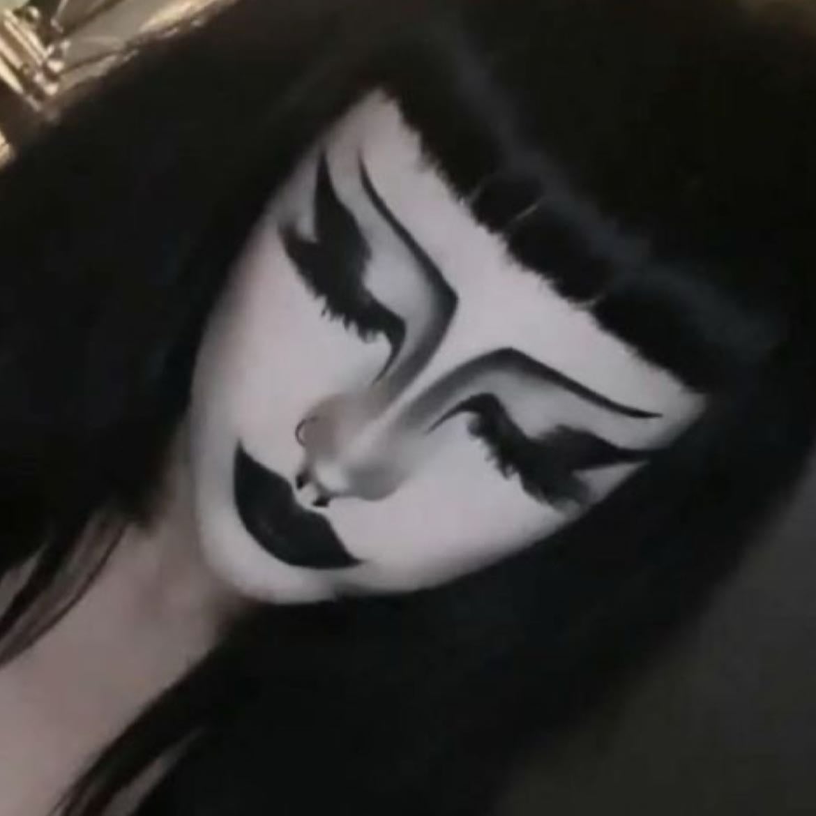 :3