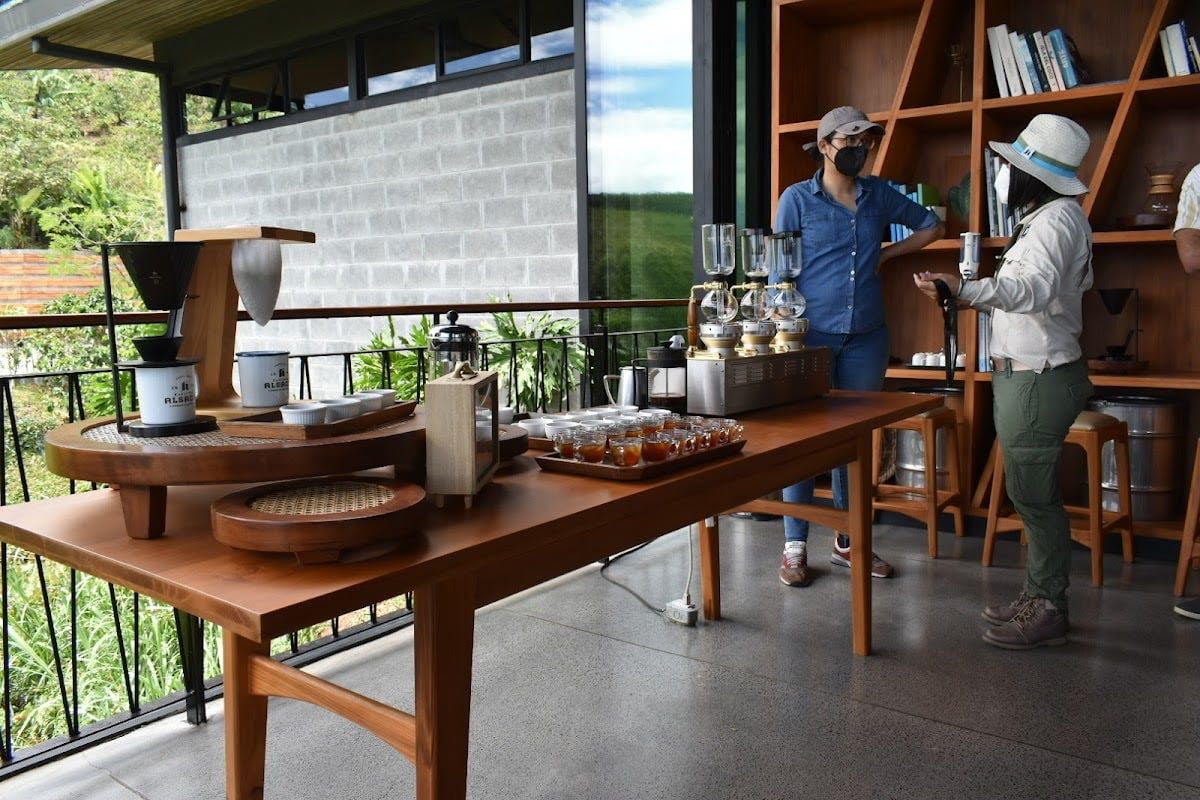 Hacienda Alsacia Starbucks Coffee Farm
