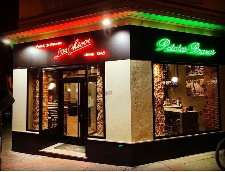 Los Chicos Fábrica de Patatas Bravas - Spanish