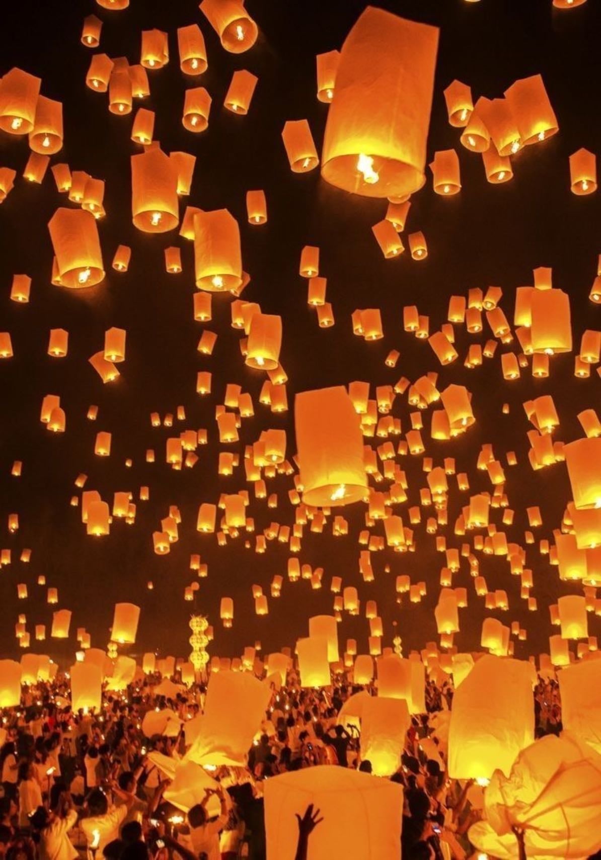 Ir al festival de linternas de Yi Peng