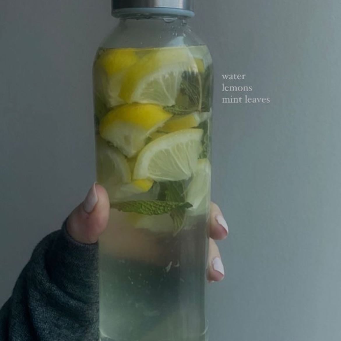 Agua con limón
