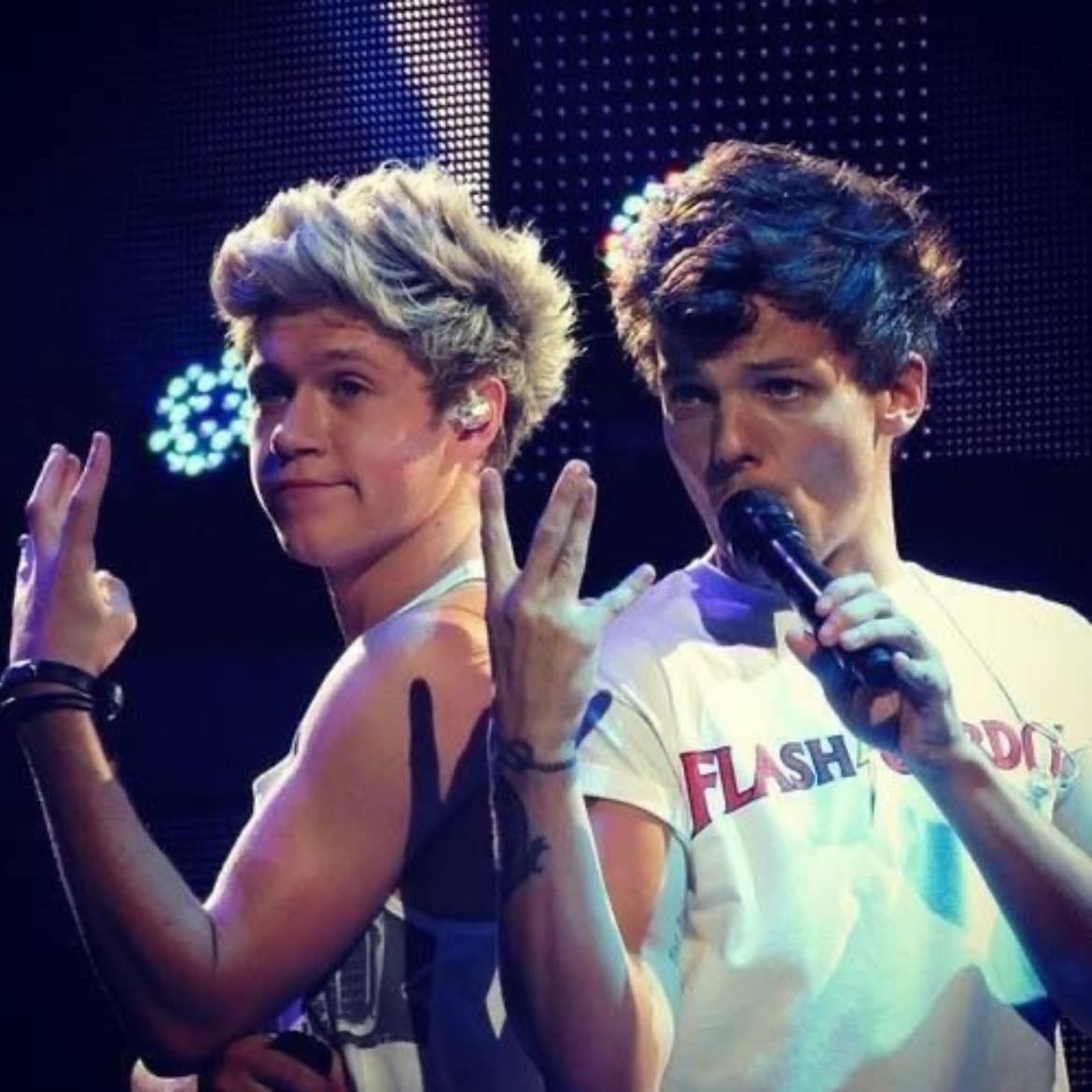 nouis!