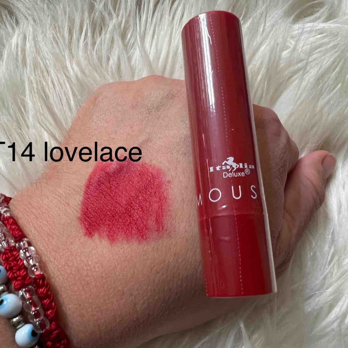 Red - Lip liner hot cocoa ID + Mousse Lovelace ID