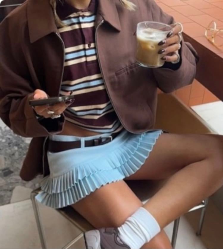 Light blue and brown - ๐ฆ๐ฅฅ