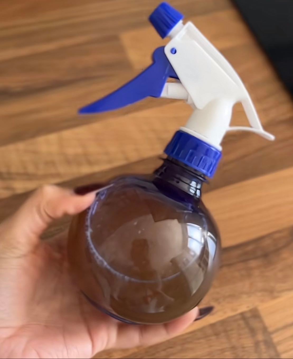 6 (agua de romero) - Aporta densidad, fuerza y crecimiento al cabello