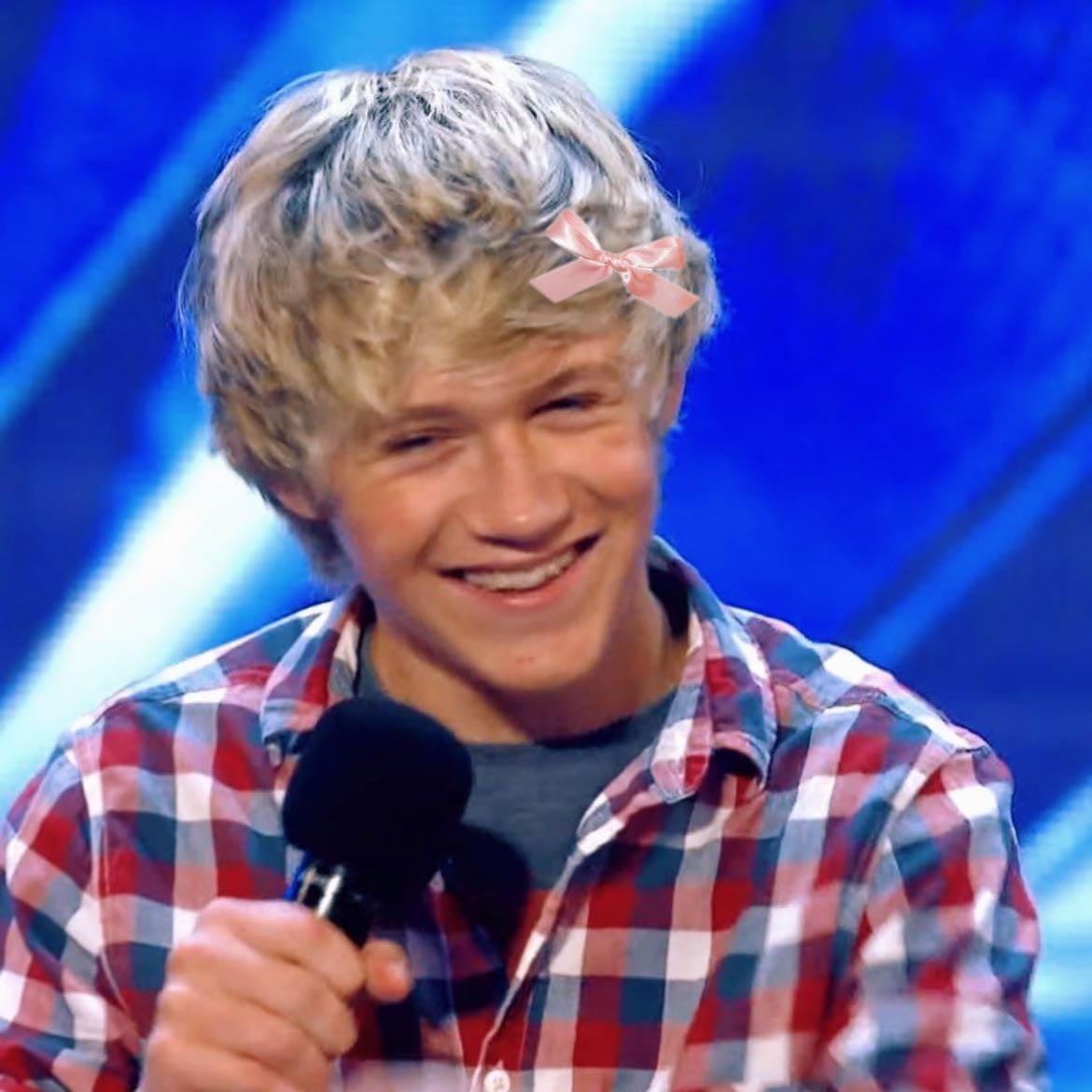 Nialler - Nialls been my favourite since 2020. I never really listened to much 1D as a child but I used to love going to my friends house and hearing them all the time. In 2020 when he released HBW I decided Iโd give him a listen and instantly fell in love with his music. In 2023 my dad sadly died, when I was grieving Niall helped me to remember that everything will be alright. Niall has helped me through so so much with anxiety and overthinking. Heโs the one person I trust and truly feel comfort in. Thank you Niall xx