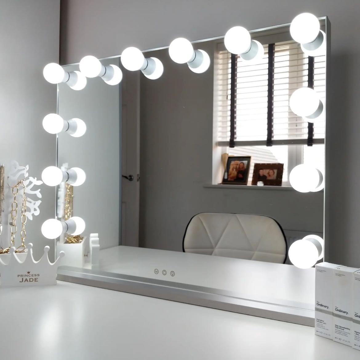 Hollywood mirror
