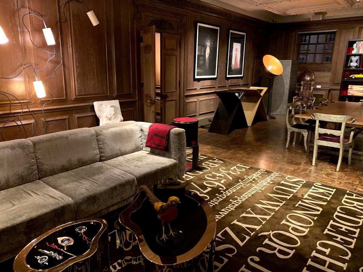 Maison Assouline - Bookstore/Cocktail Bar