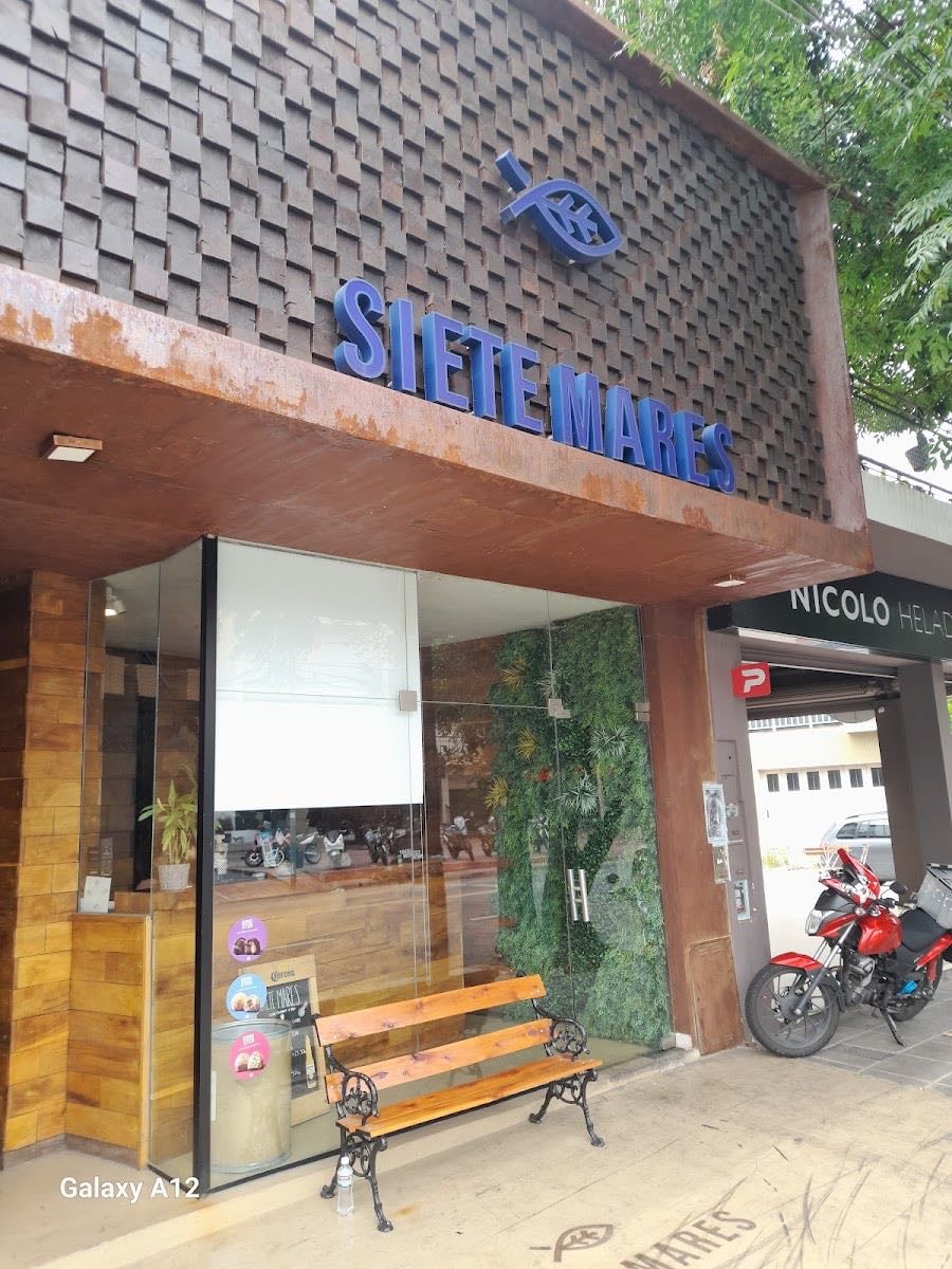 Siete Mares Sushi Gourmet & Deli