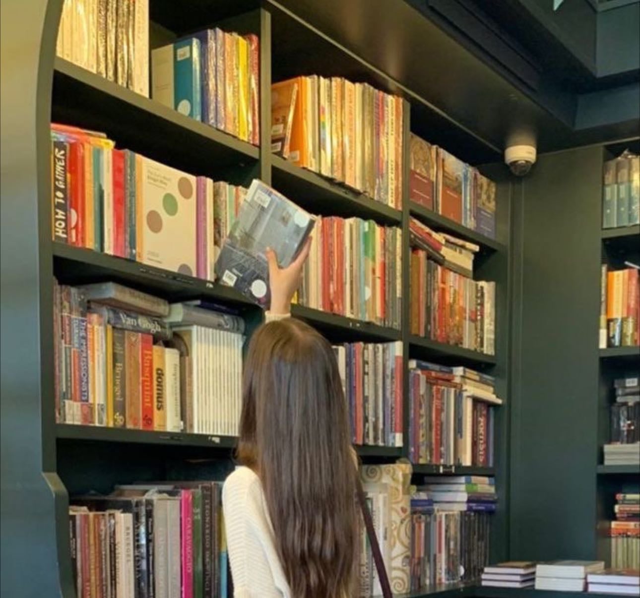 books everyone needs to read before dying - Books hypelist by Layla🦇