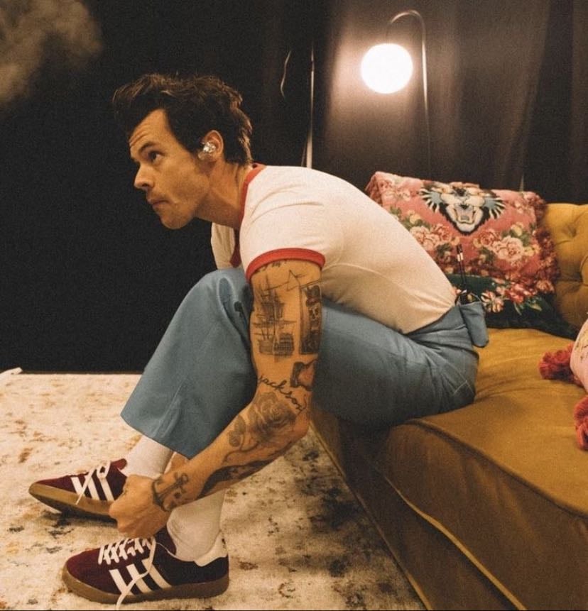 Me when I put shoes on - Scrumptious
