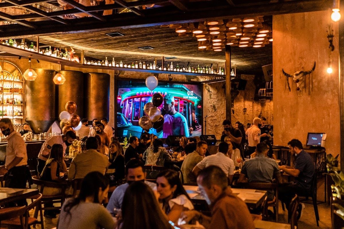 Dos Santos Cantina - Es perfecto para una noche de comida y música mexicana