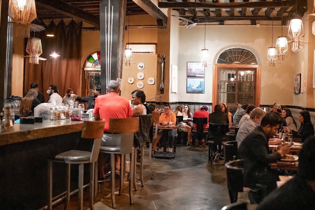 Hector''s Bistro