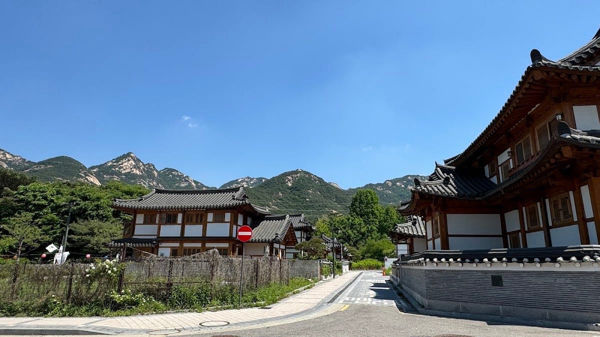 Eunpyeong Hanok Village Hall