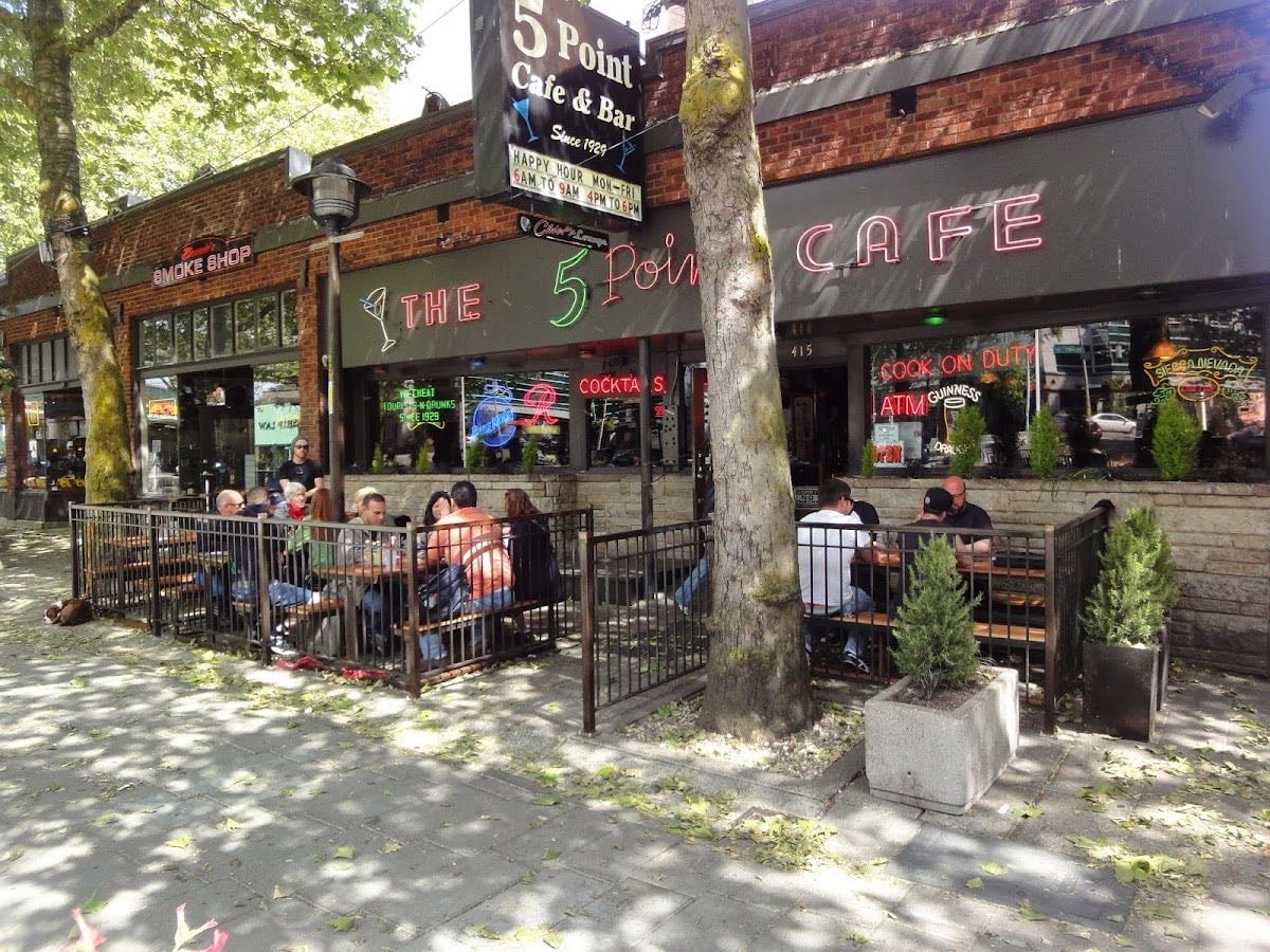 The 5 Point Cafe | 24 Hour Legendary Dive Bar & Diner