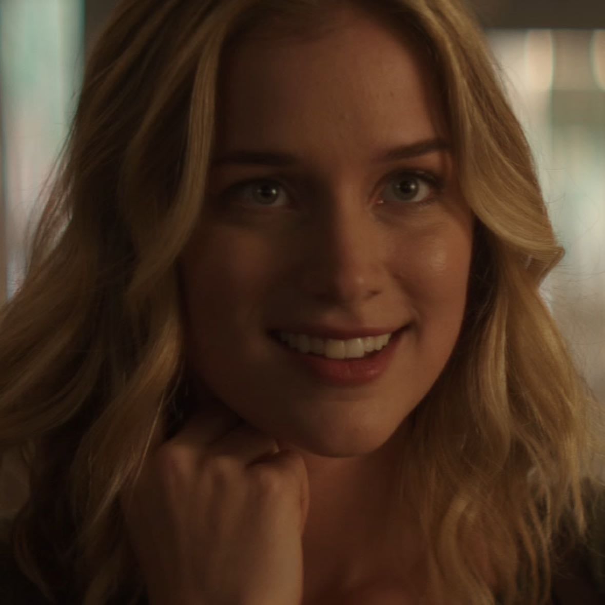 Guinevere Beck - Elizabeth Lail (You)