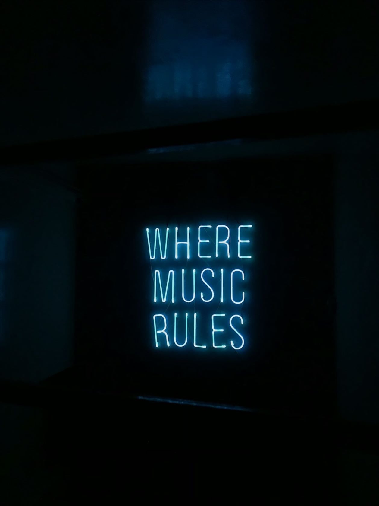 Mezcla de música - ⏳ 1 h dos veces por semana.