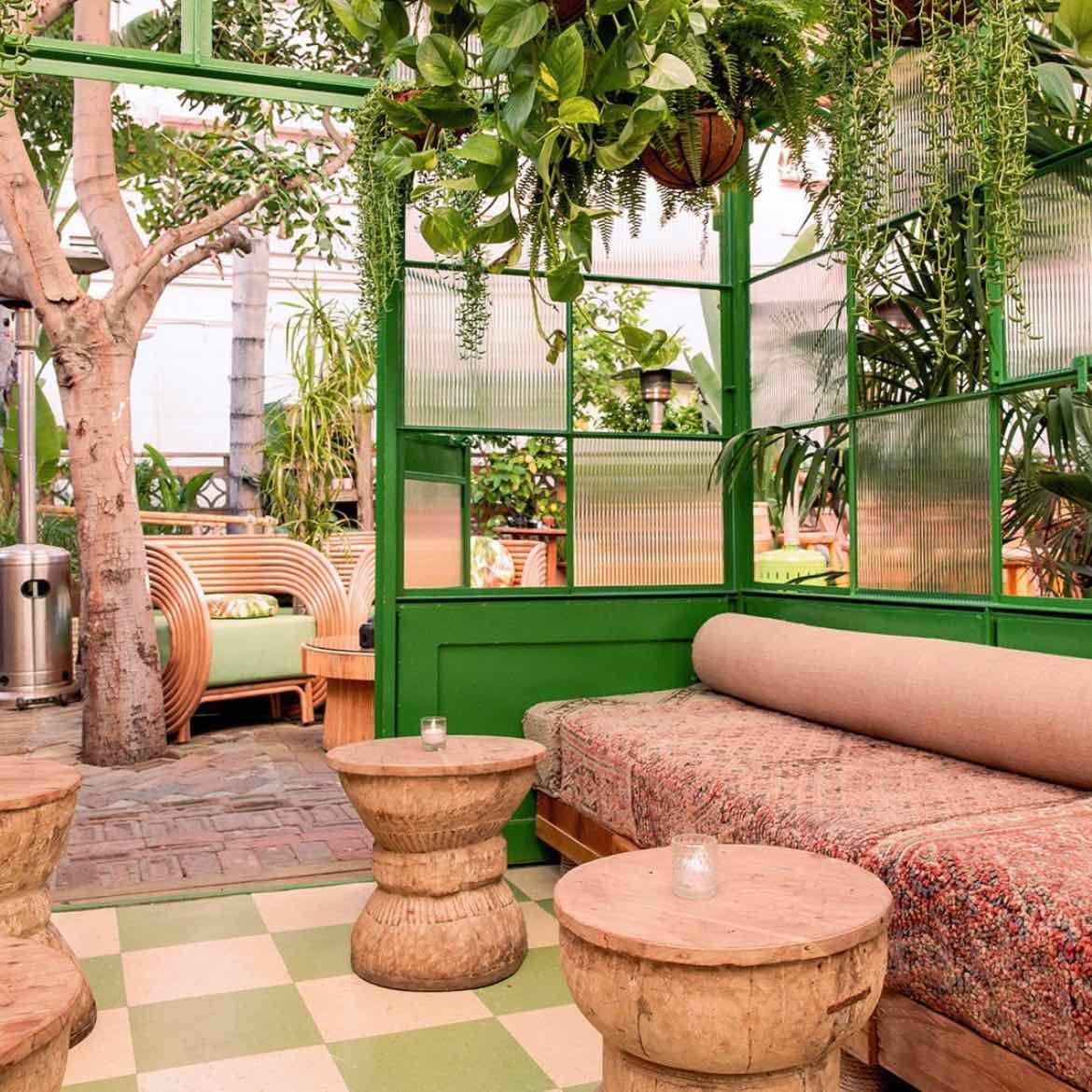 De Buena Planta - Plant-Based Mexican (Silver Lake) - Really cool tropical decor