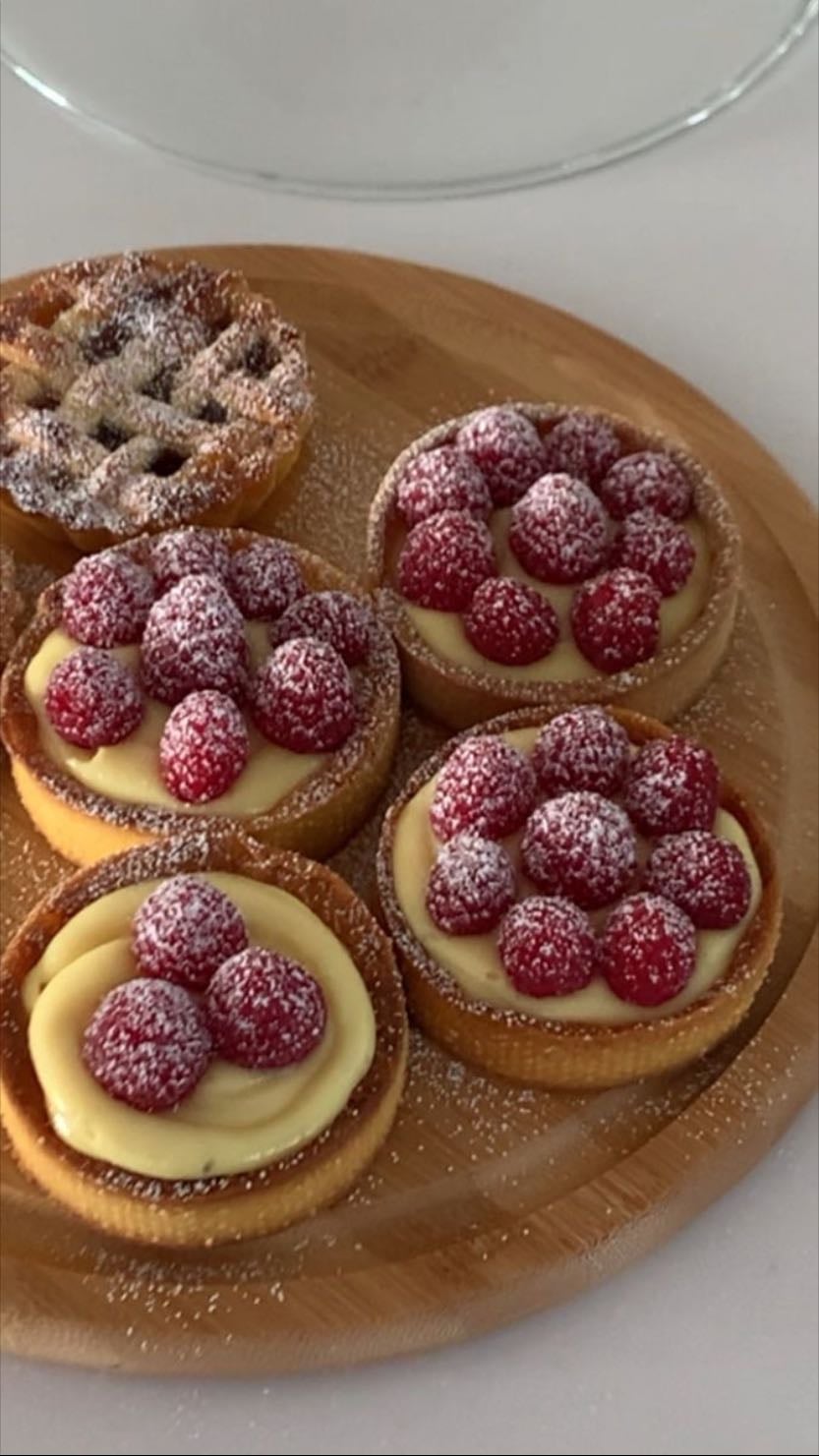 Raspberry fruit tarts