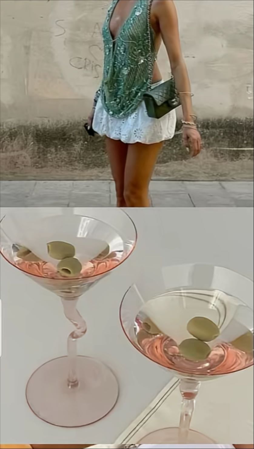 Martinis and mini skirts 🍸