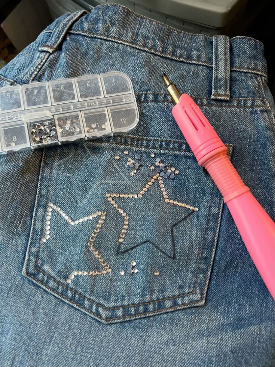 bedazzle clothes