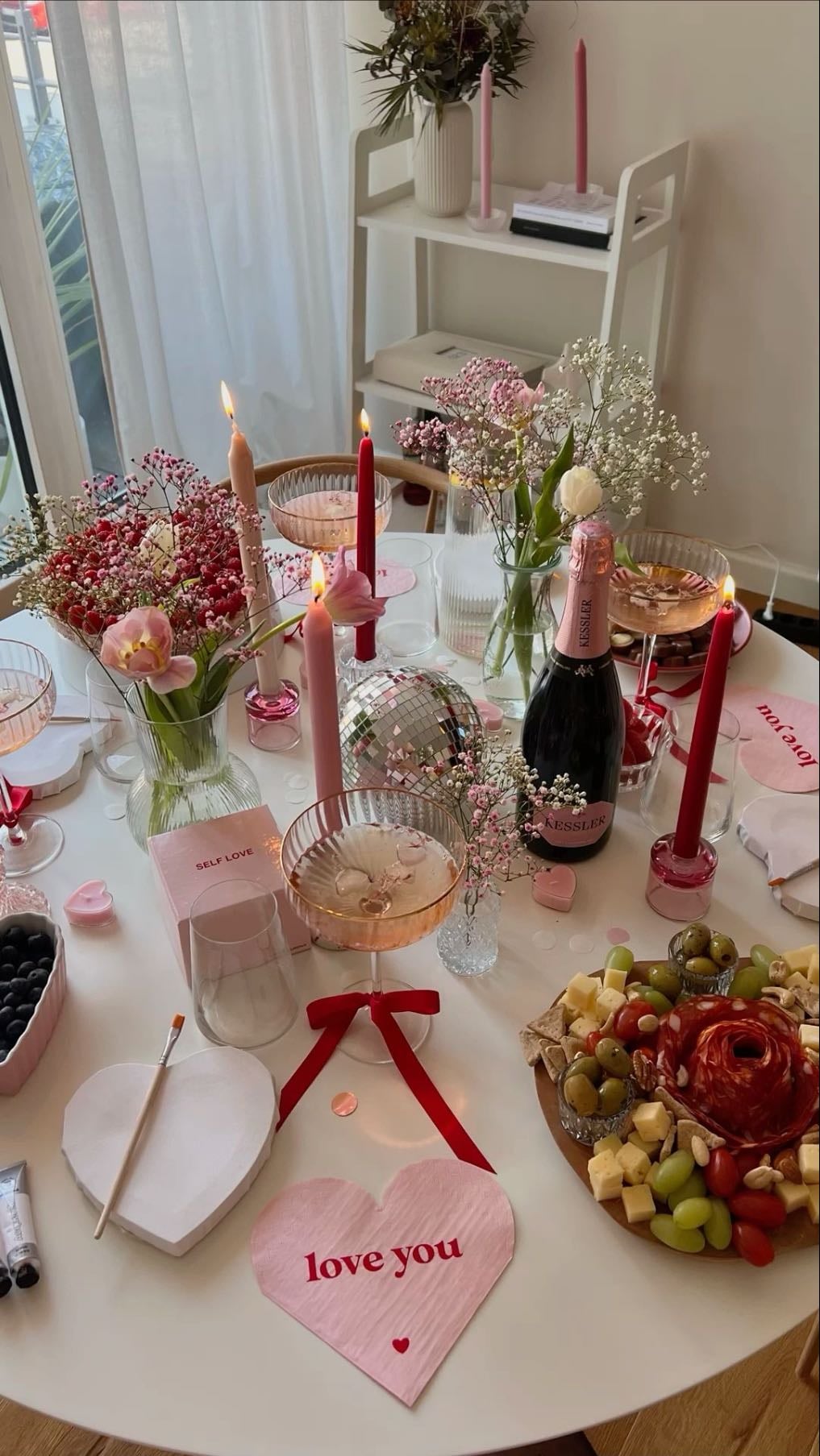 galentines party 🩷